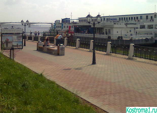 г. Кострома, речной вокзал - порт на реке Волга причал 4